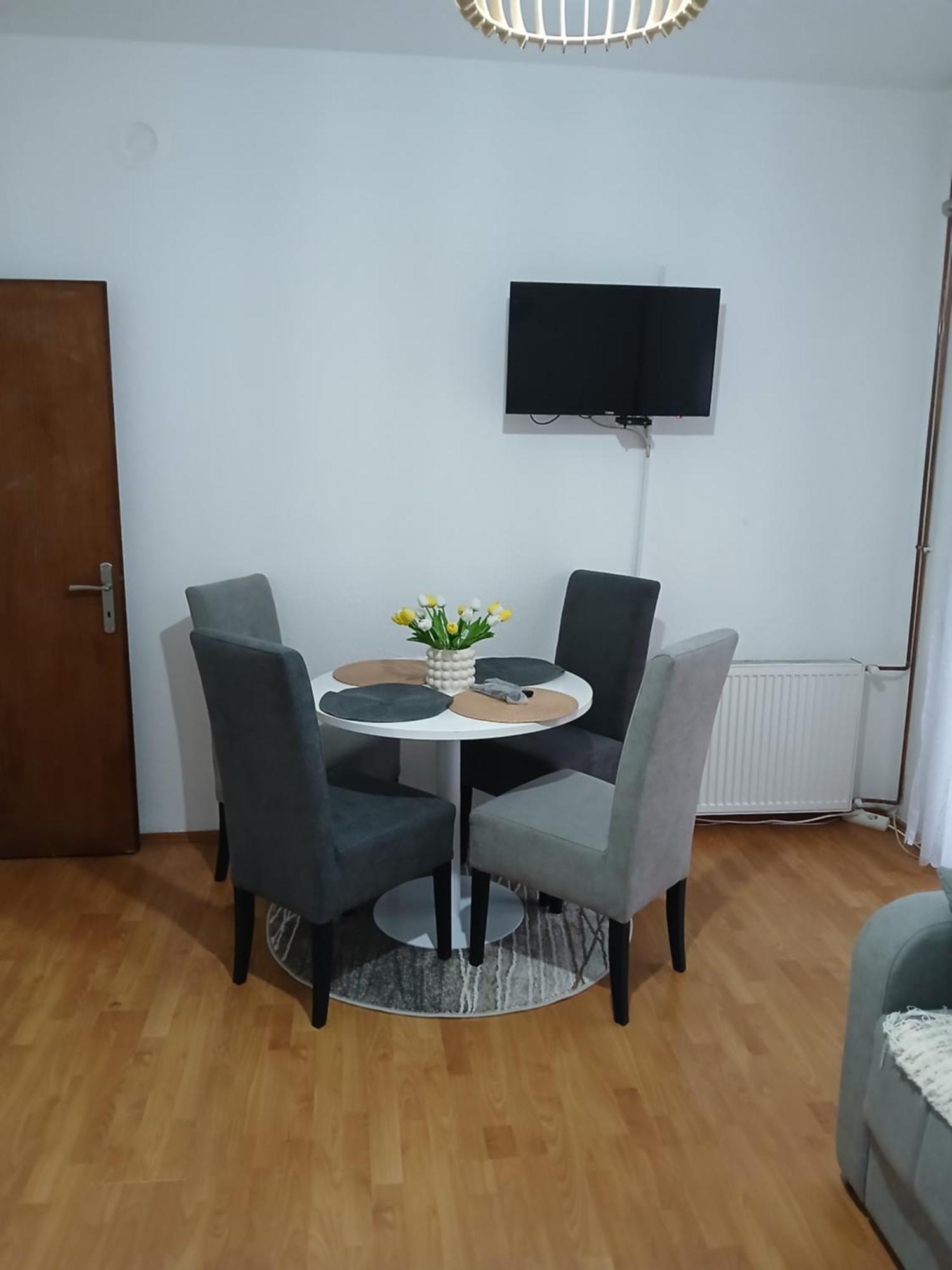 Apartman Am Mladenovic Apartment Vranje Luaran gambar